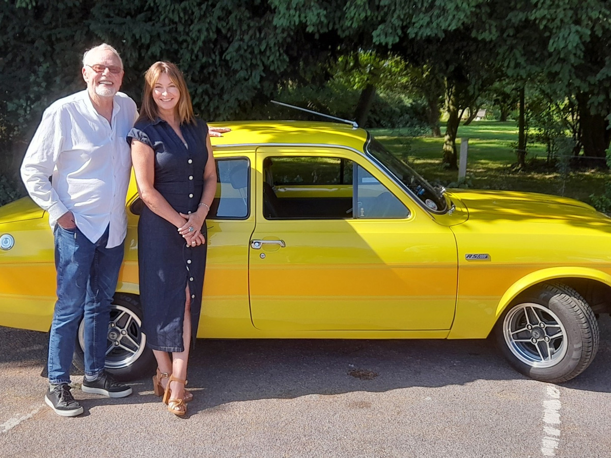 Star-Car-Hire-Ford-Escort-Celebrity-Antiques-Road-trip Image