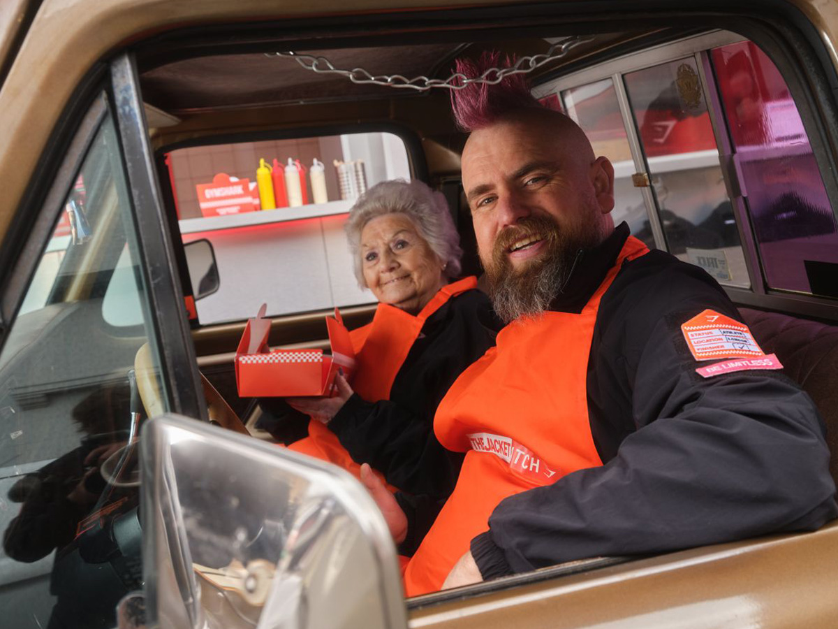 Gymshark-Hyrox-Jacket-Patch-Pop-Up Image