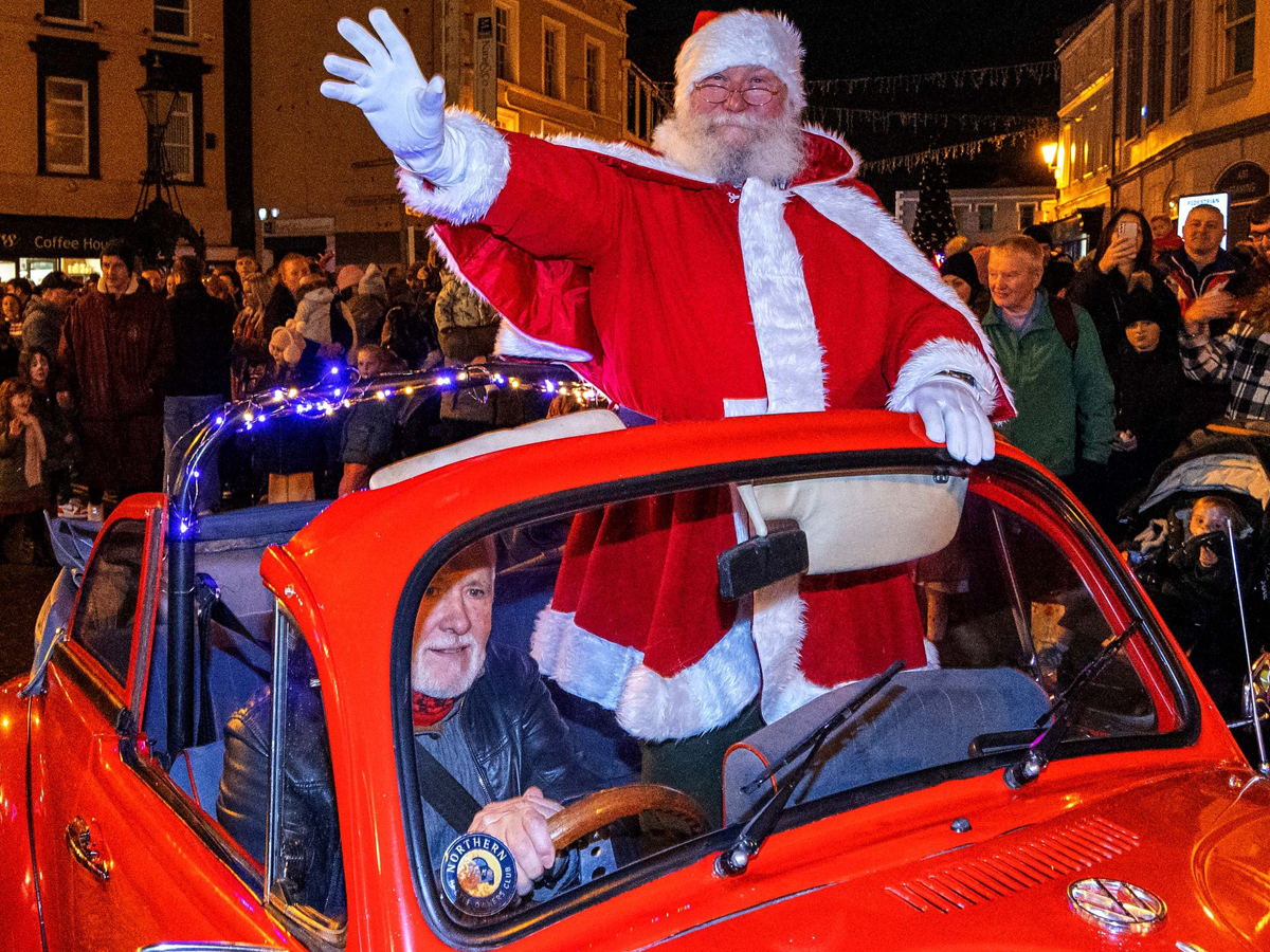 Festive-car-hire-at-Star-Car-Hire Image