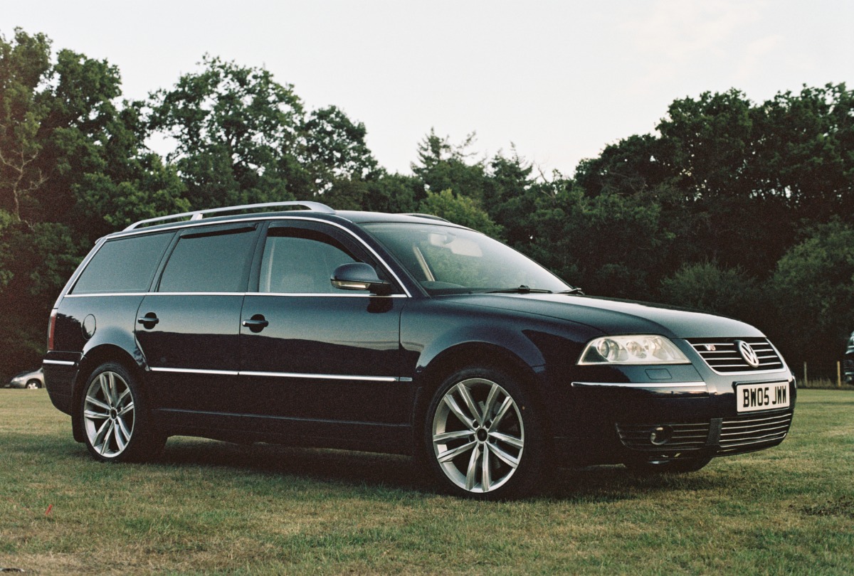 2005 Volkswagen Passat Image 1