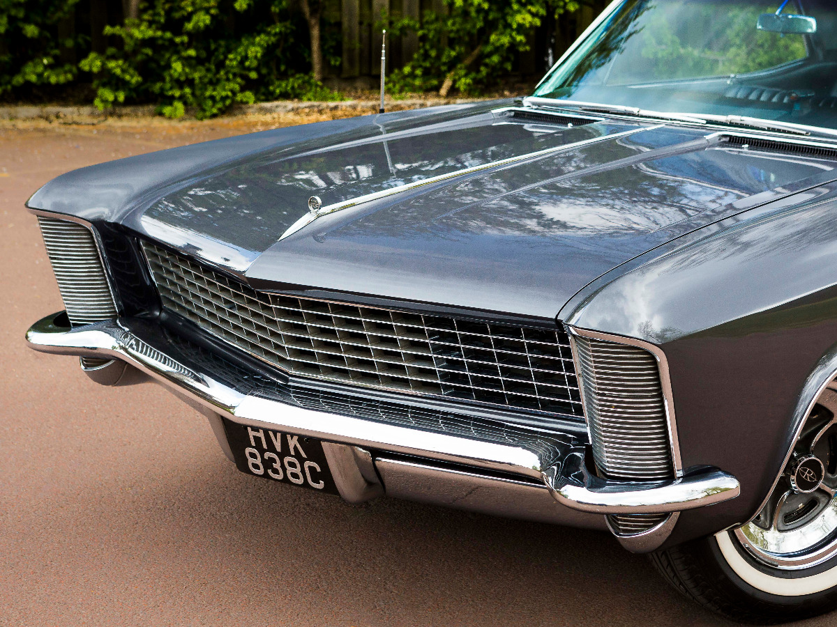 1965 Buick Riviera Image 2