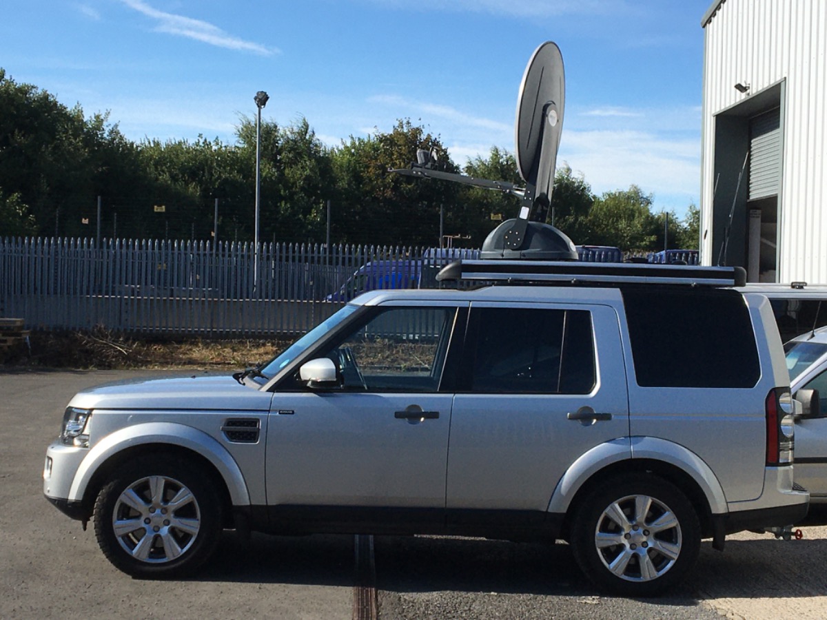 2015 Land Rover Discovery Image 2