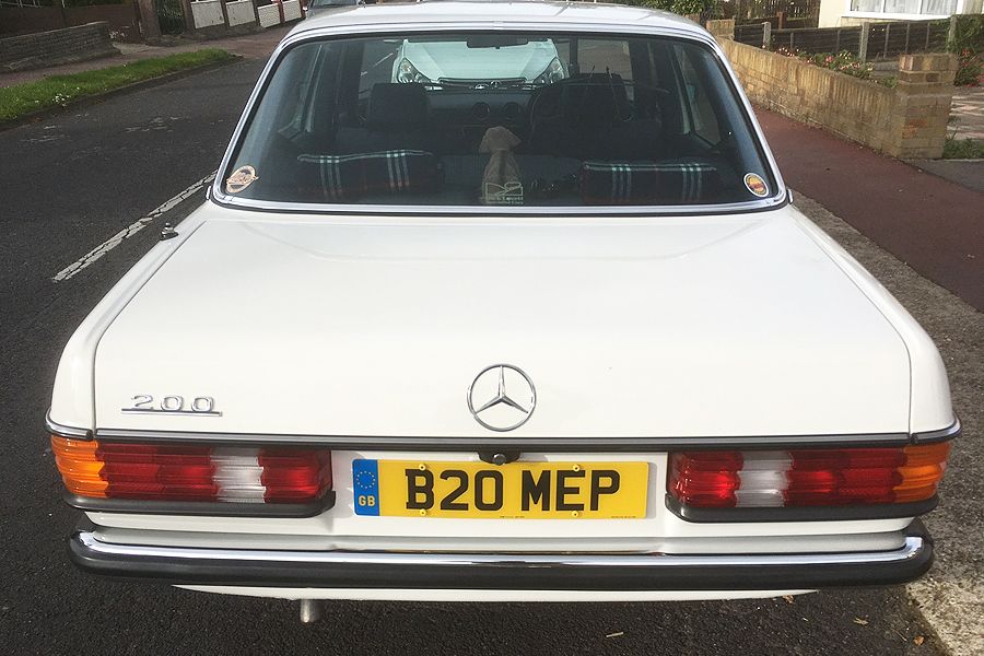 1985 Mercedes-Benz W123 Image 3