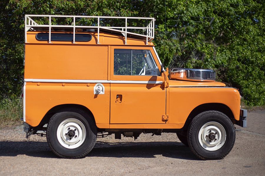 1977 Land Rover 88 Image 2