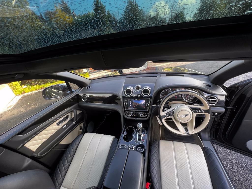 2018 Bentley Bentayga Image 10