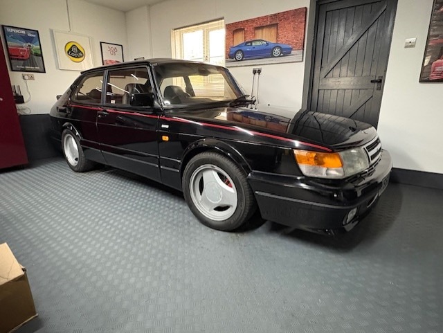 1992 Saab 900 Image 9