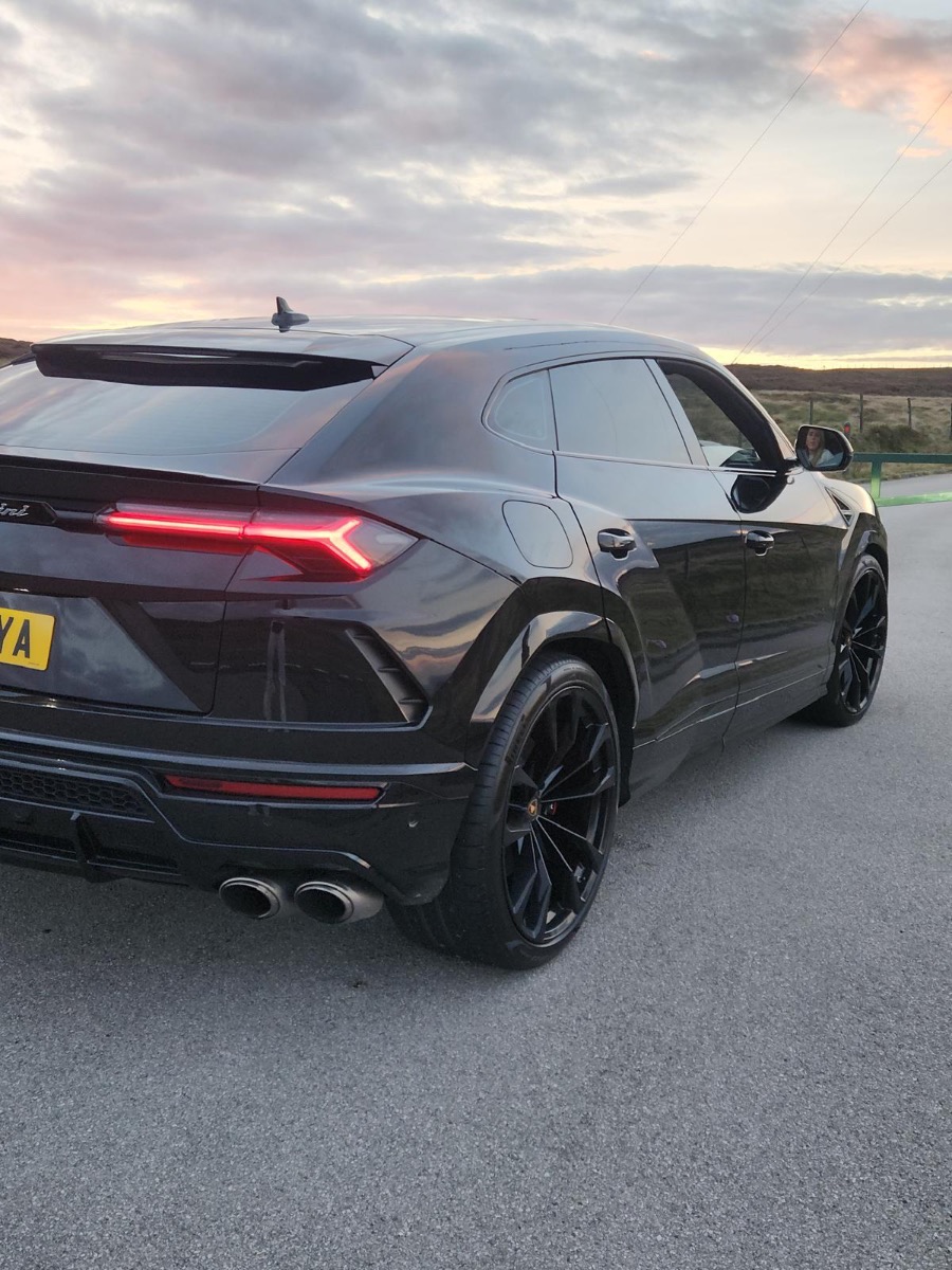 2019 Lamborghini Urus Image 7