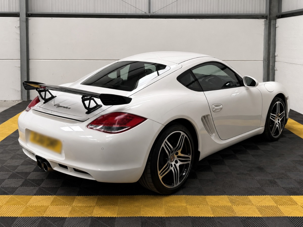 2011 Porsche Cayman Image 2