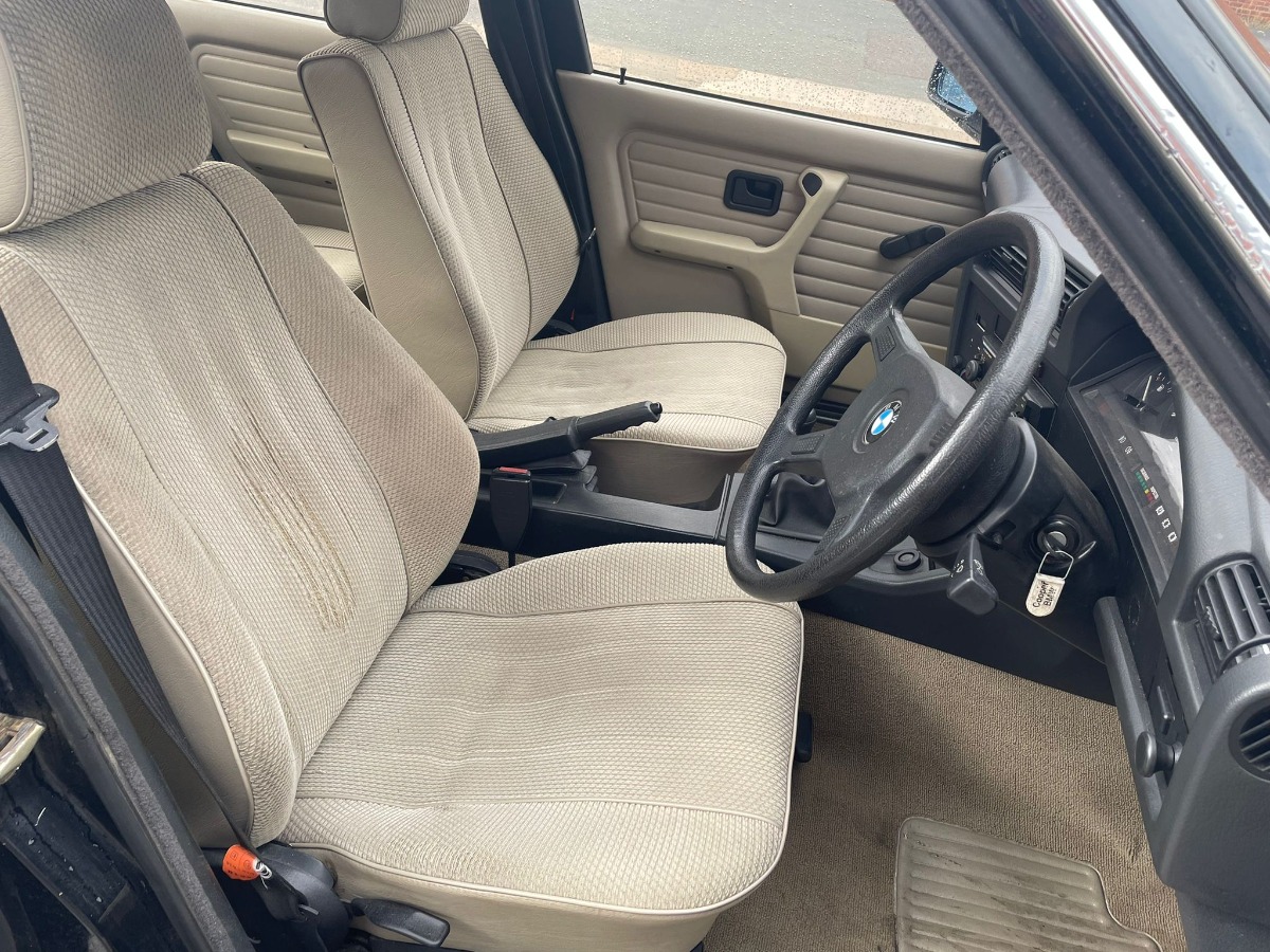 1984 BMW 3 Series Image 9