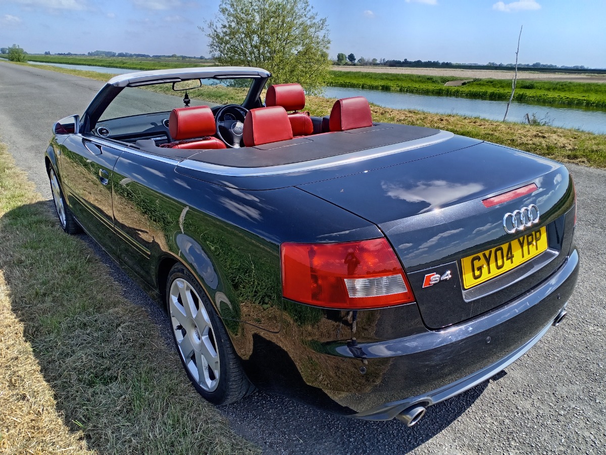 2004 Audi S4 Image 4