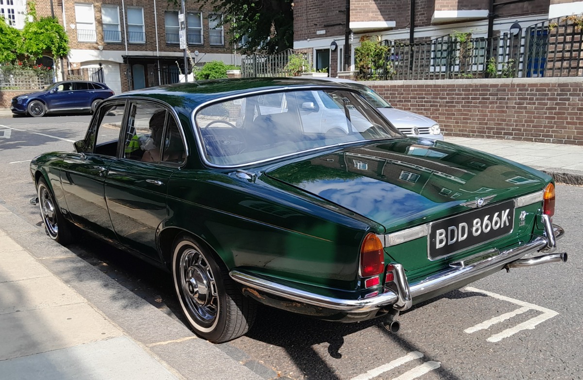 1972 Jaguar XJ6 Image 5