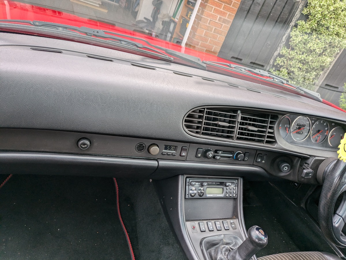 1988 Porsche 944 Image 3