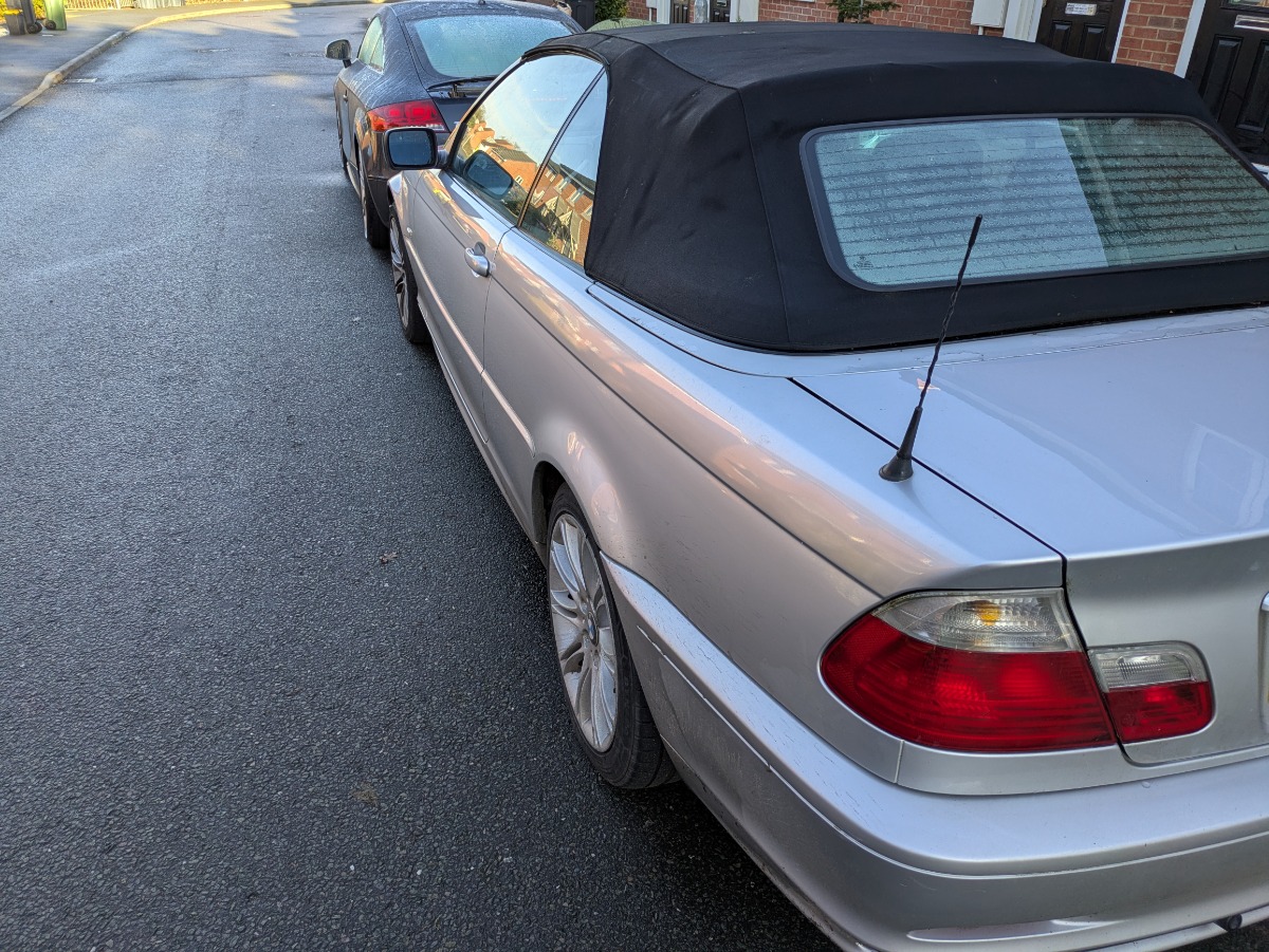 2003 BMW 3 Series Image 11