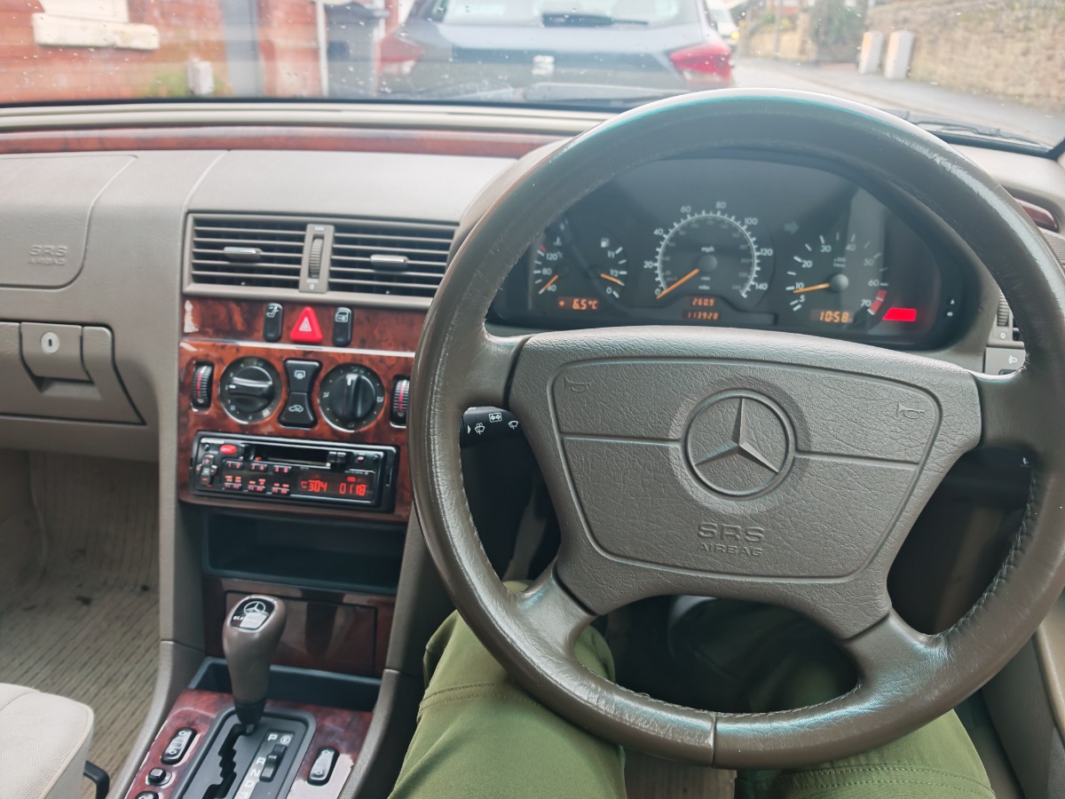 1995 Mercedes-Benz C-CLASS Image 2