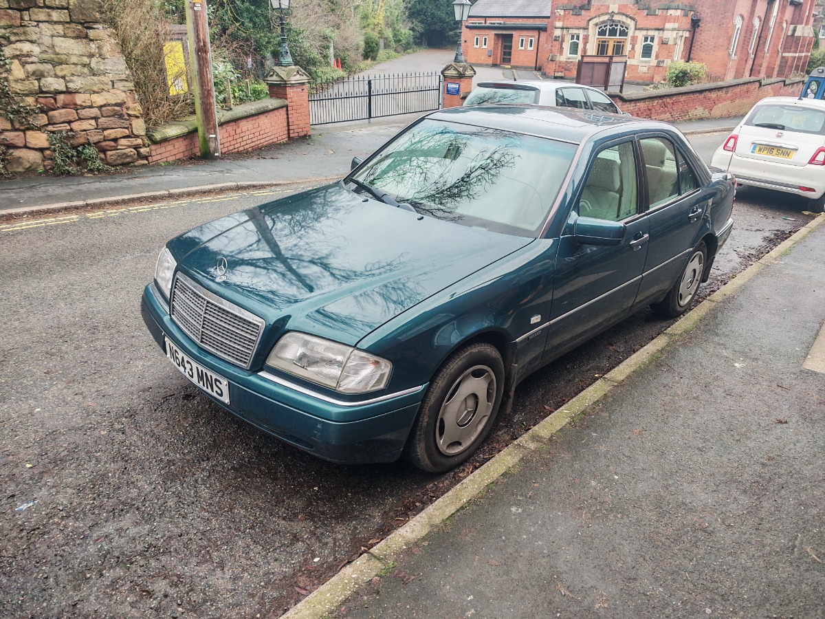 1995 Mercedes-Benz C-CLASS Image 1