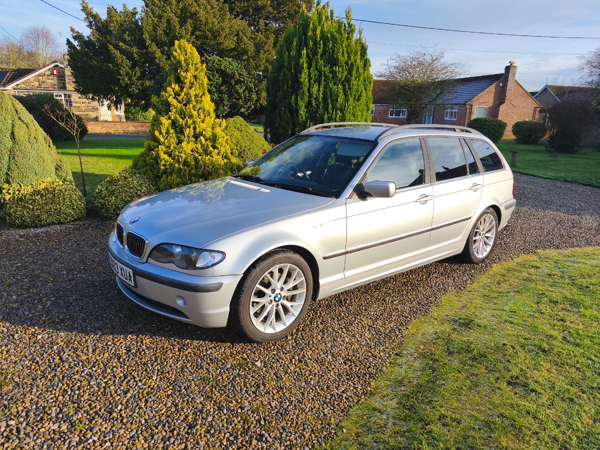 2003 BMW 3 Series Image 2