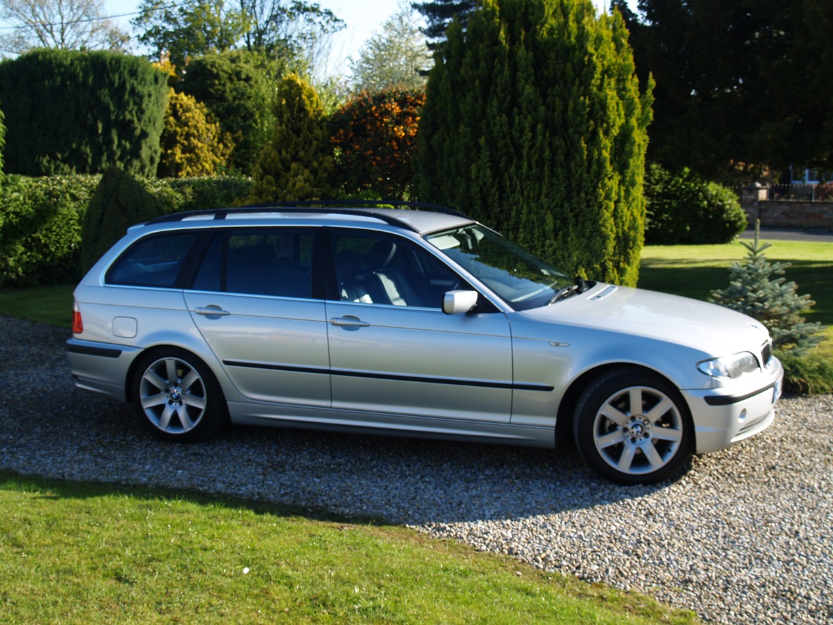 2003 BMW 325 Image 4