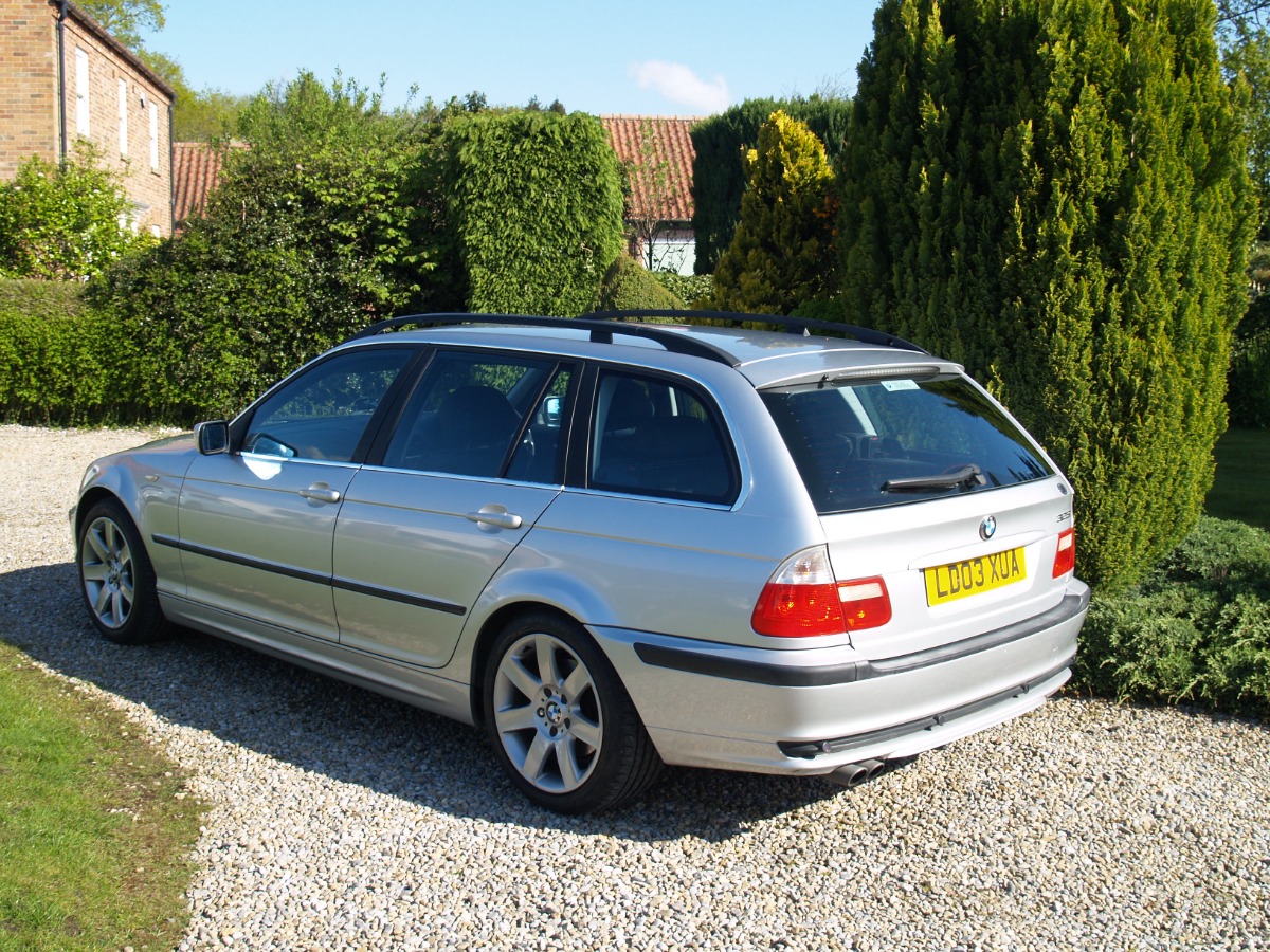 2003 BMW 325 Image 3