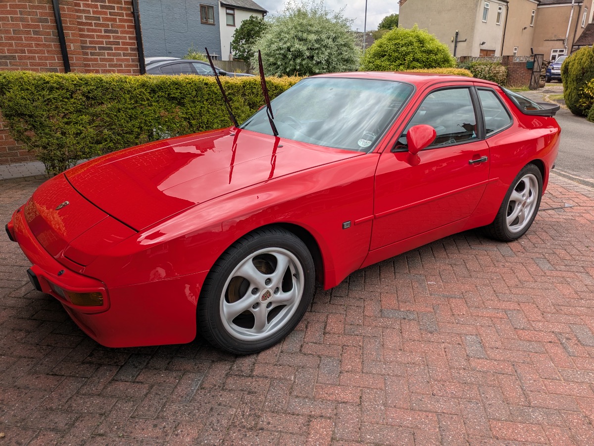 1988 Porsche 944 Image 1