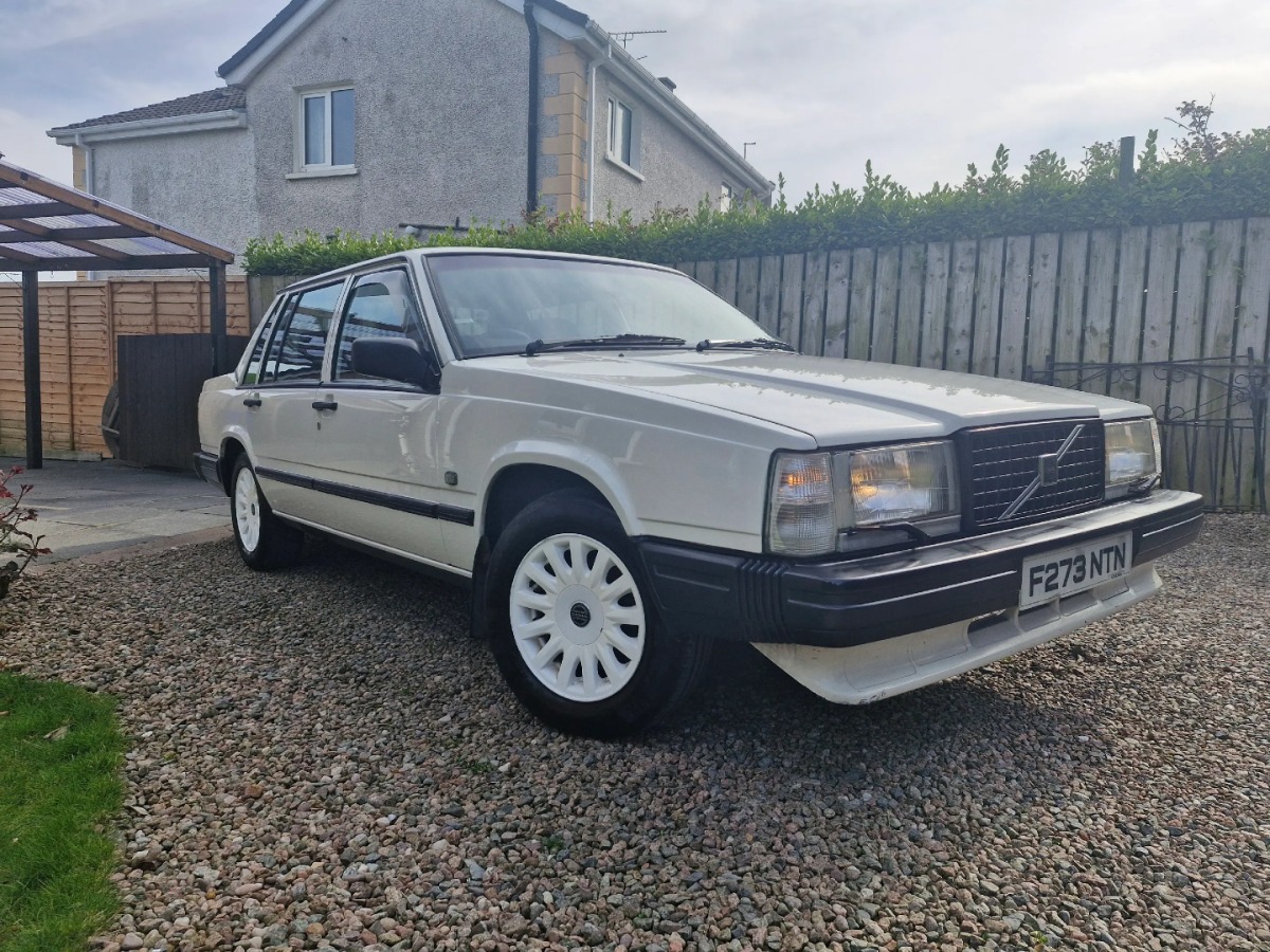 1989 Volvo 740 Image 4
