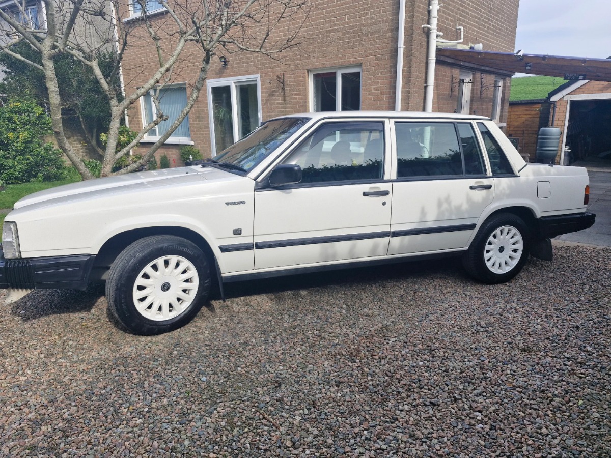 1989 Volvo 740 Image 5