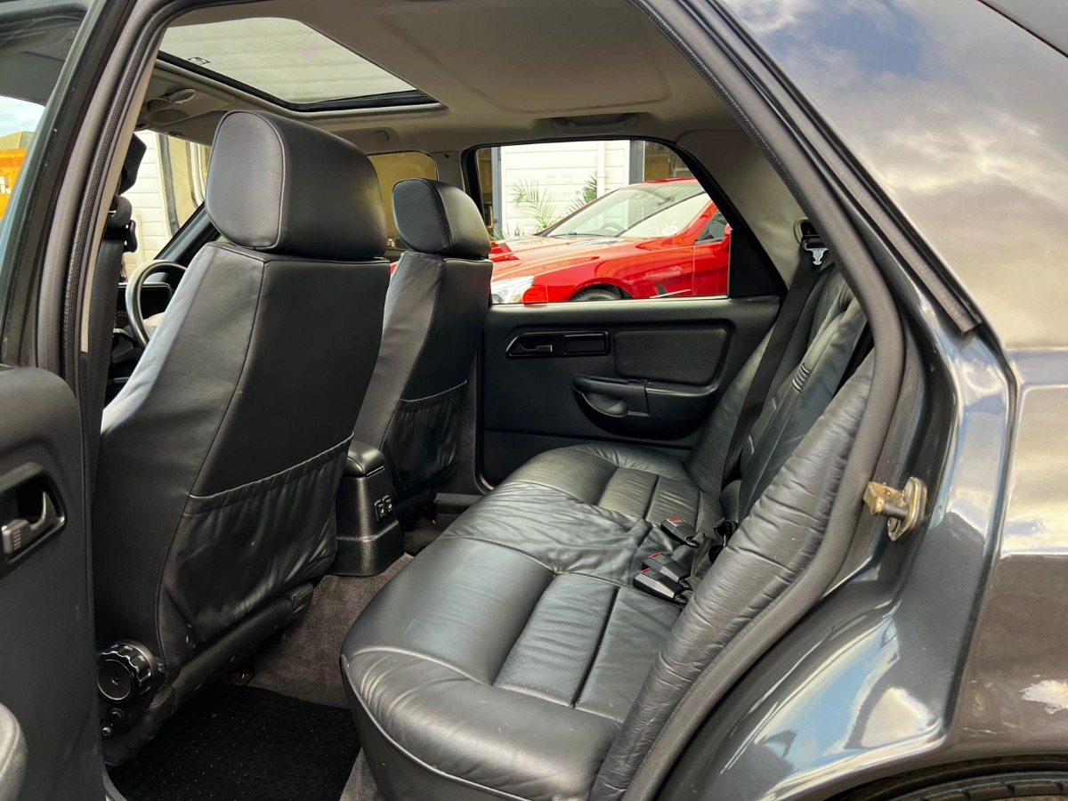 1990 Ford Sierra Image 17