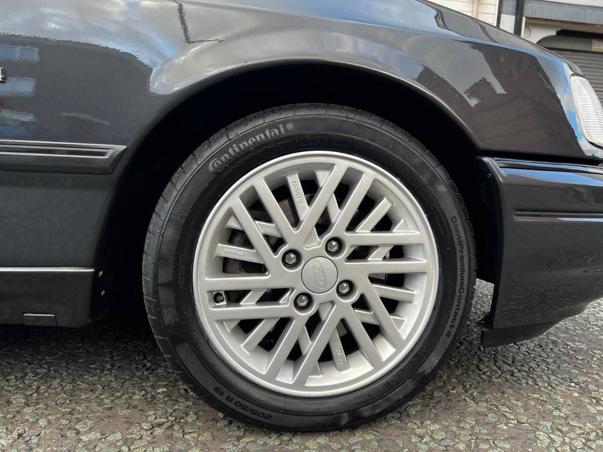 1990 Ford Sierra Image 10