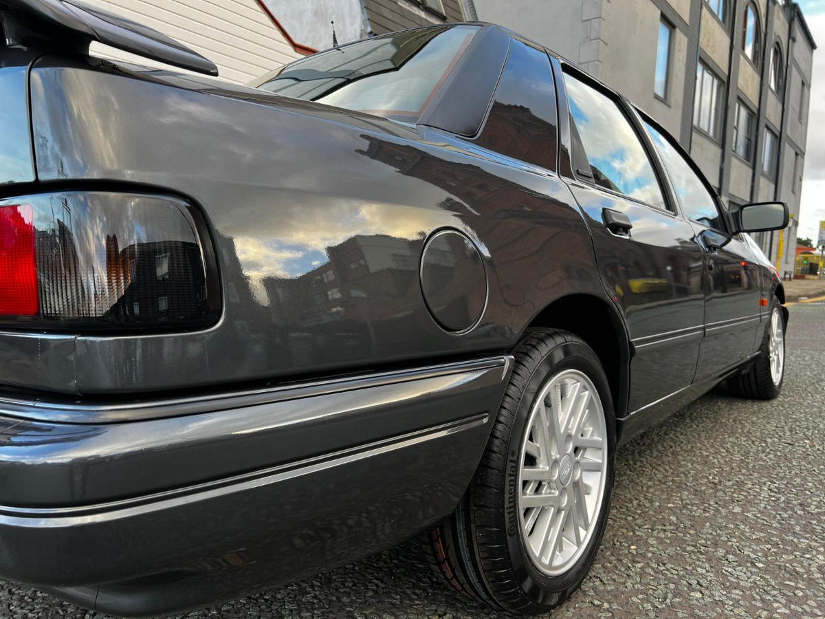 1990 Ford Sierra Image 2