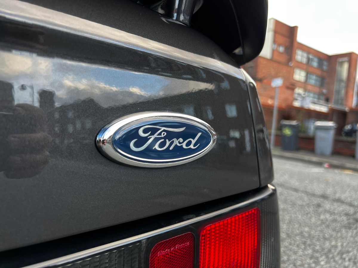 1990 Ford Sierra Image 3