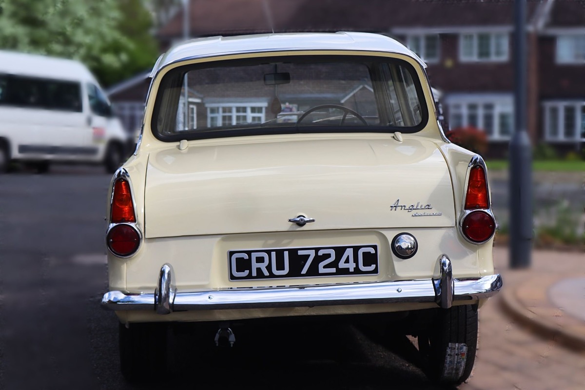 1965 Ford Anglia Image 10