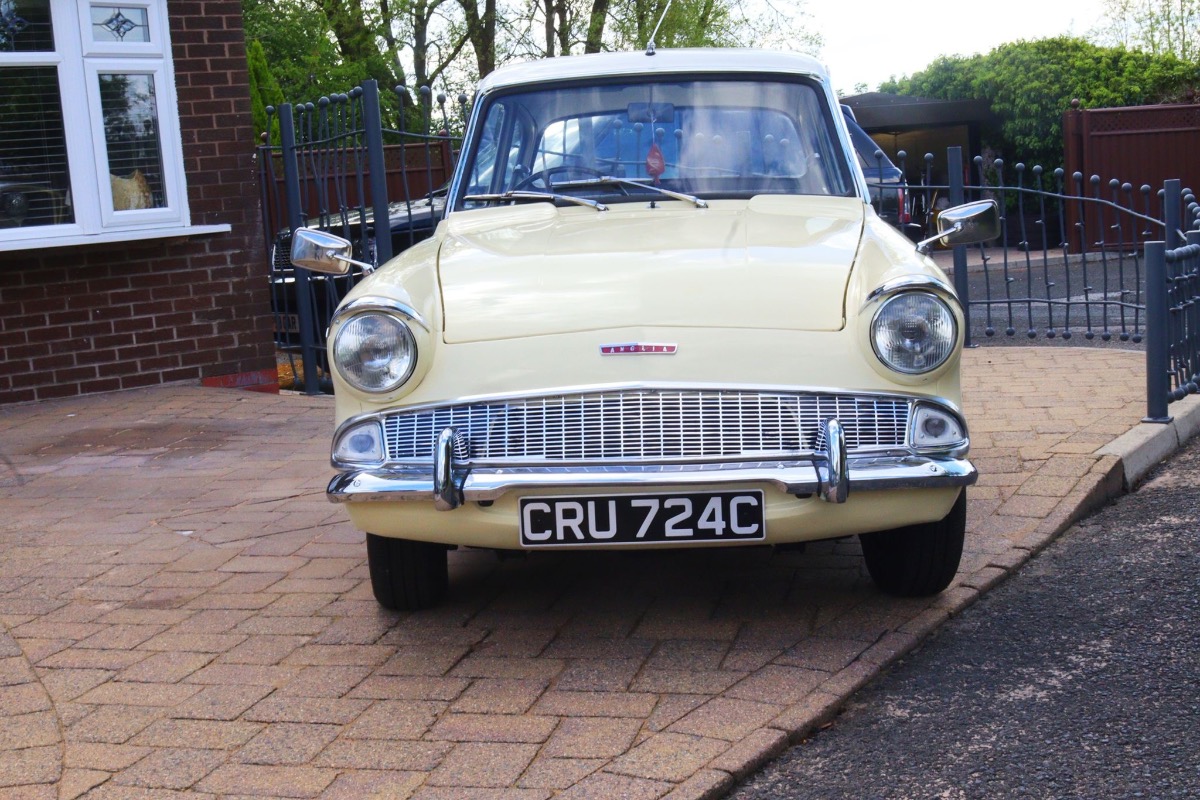 1965 Ford Anglia Image 7