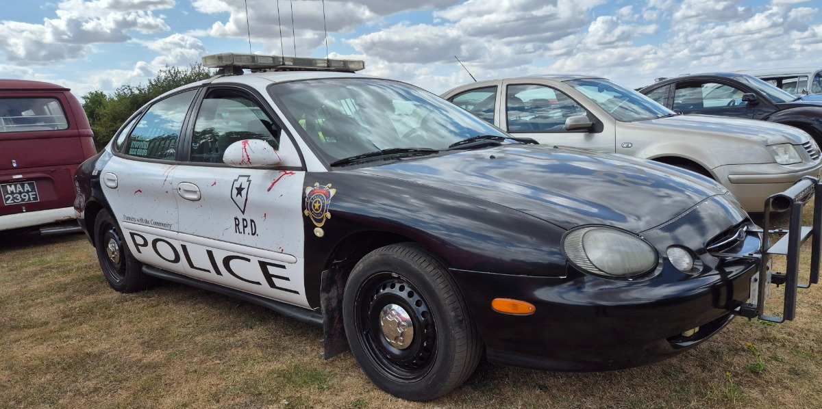 1999 Ford Taurus Image 1