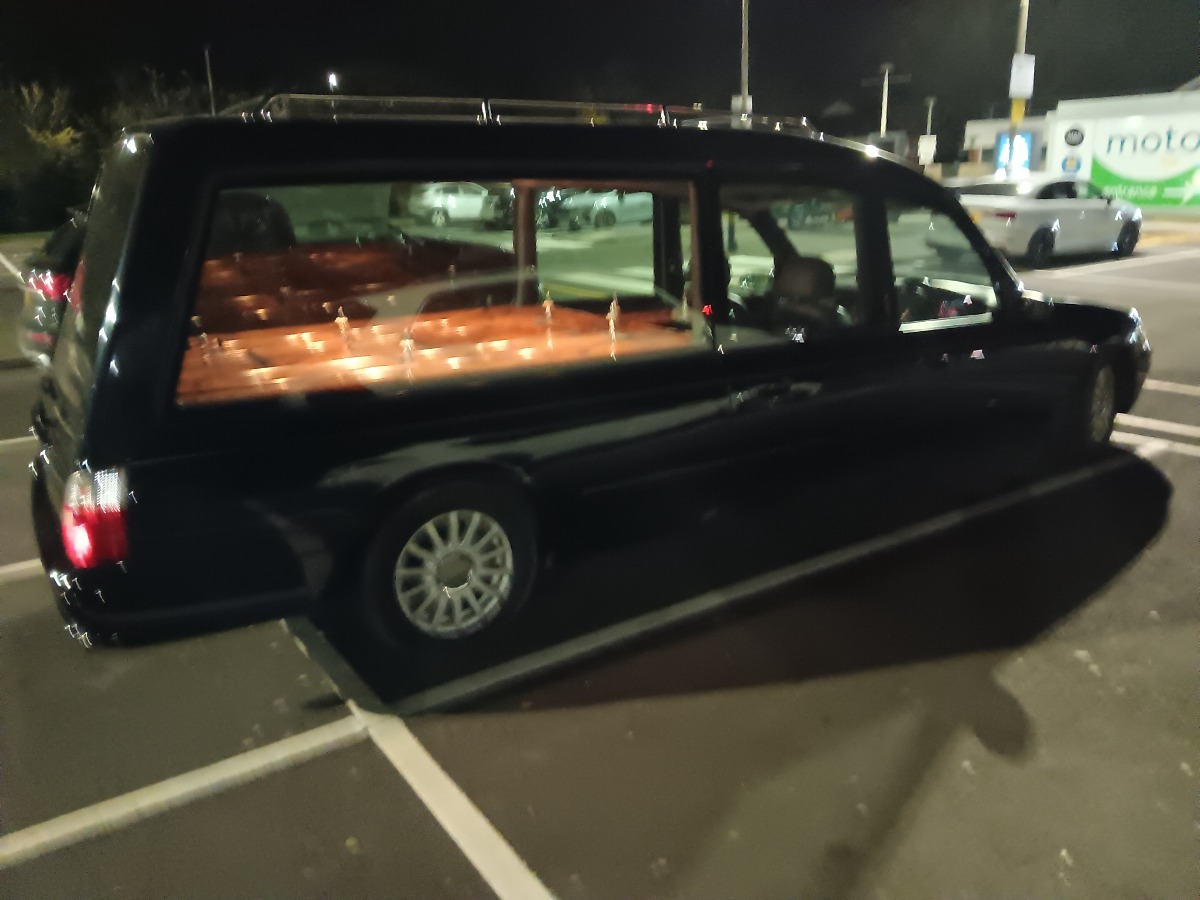 2005 Ford Classic Image 2