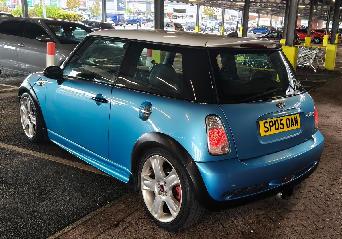 2005 Mini Cooper S Image 2