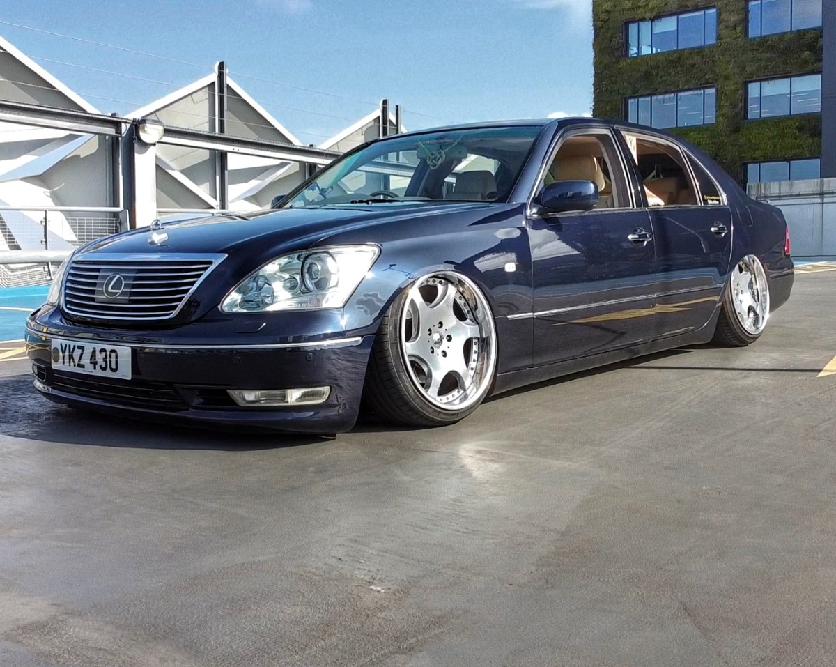2005 Lexus LS430 Image 1