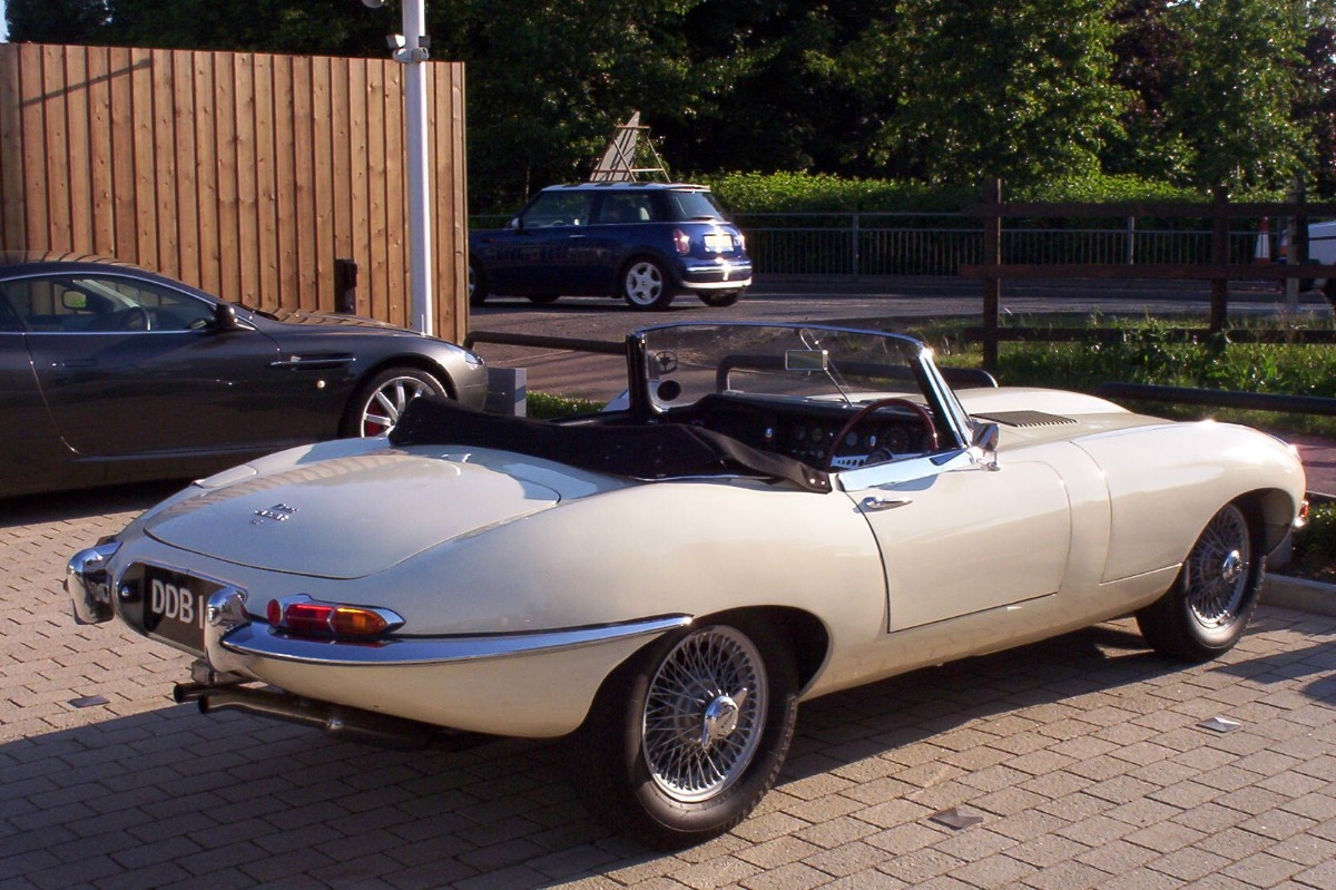 1965 Jaguar E-Type Image 2
