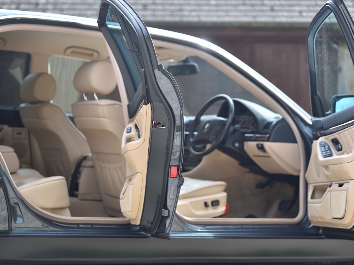 2000 BMW 7 Series Image 5