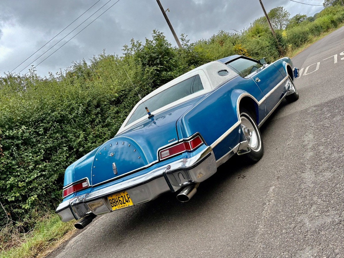 1976 Lincoln Continental Image 3