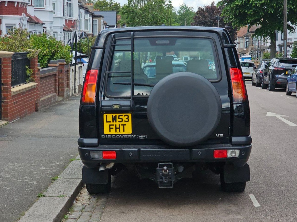 2004 Land Rover Discovery Image 8