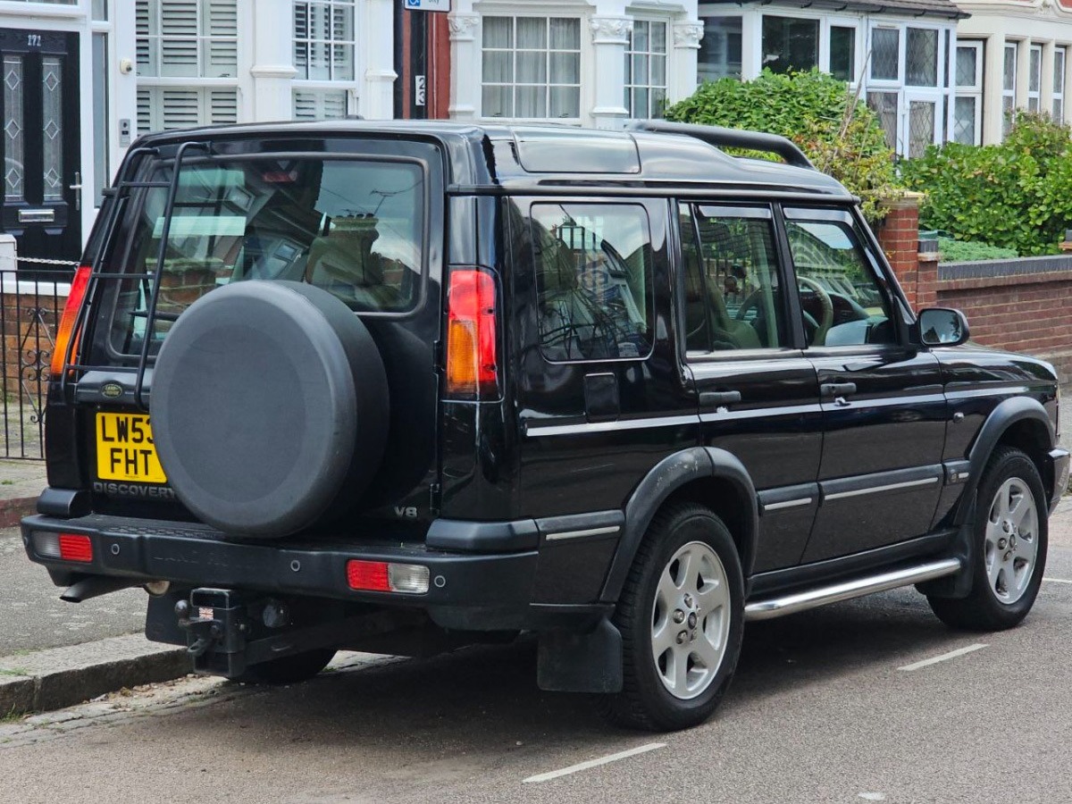 2004 Land Rover Discovery Image 9
