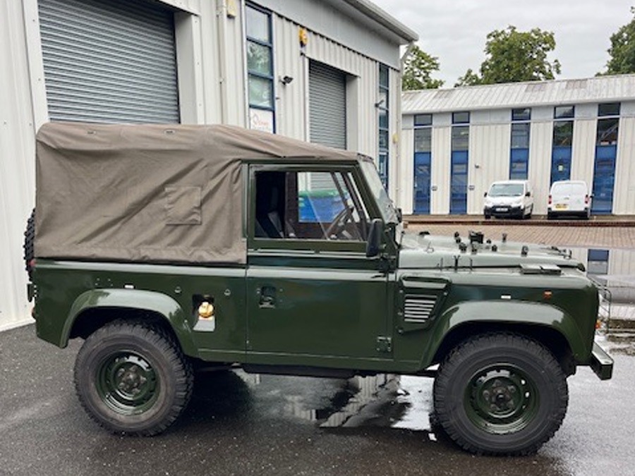 1998 Land Rover Defender 90 Image 1