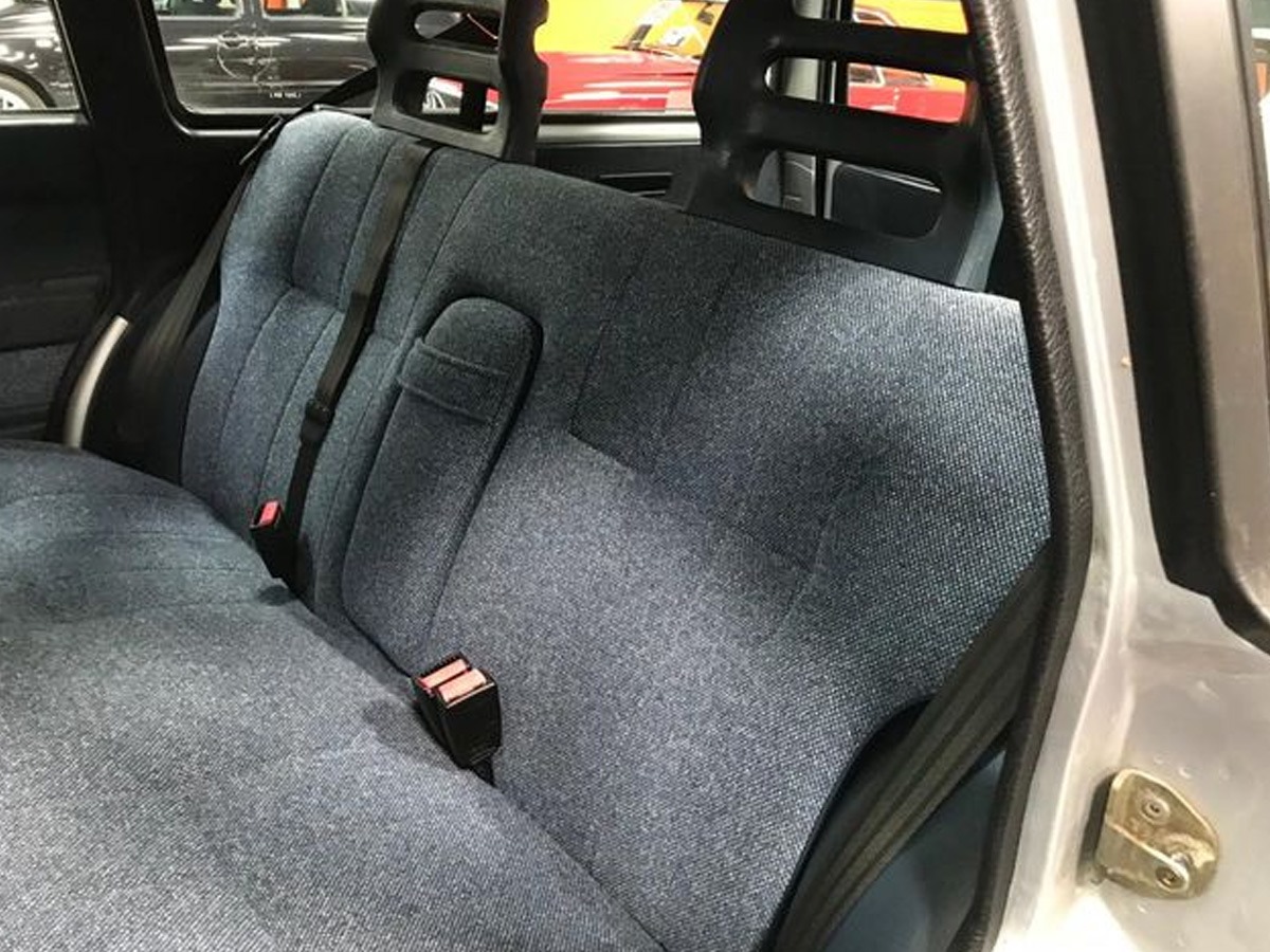 1993 Volvo 240 Image 13