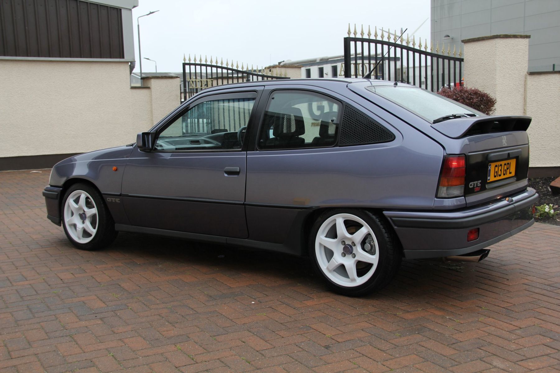 1990 Vauxhall Astra Image 2