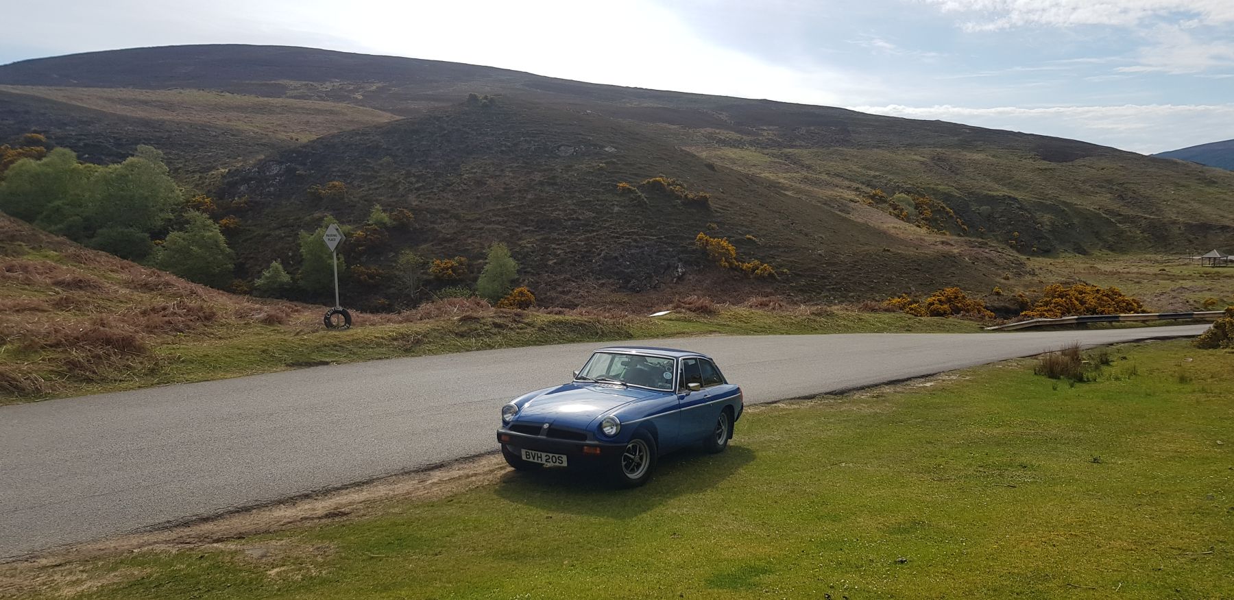 1976 MG MGB Image 2