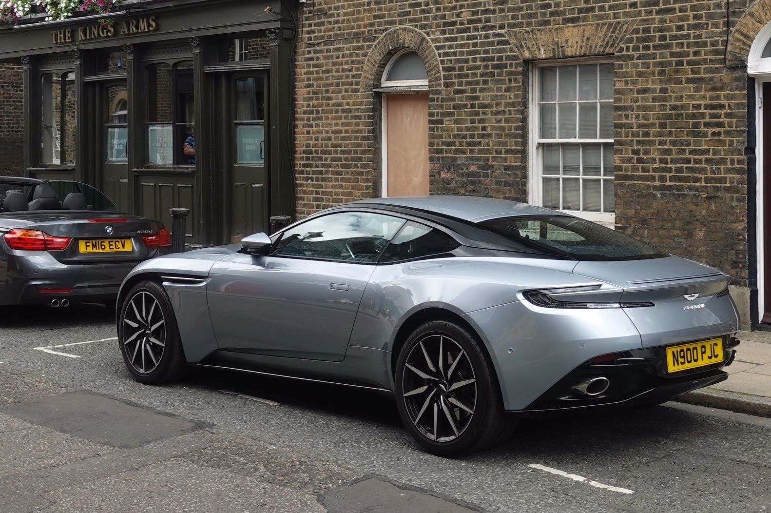 2018 Aston Martin DB11 Image 5