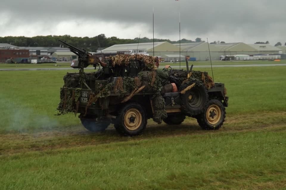1975 Land Rover Lighteweight Air Portable 88 Image 2