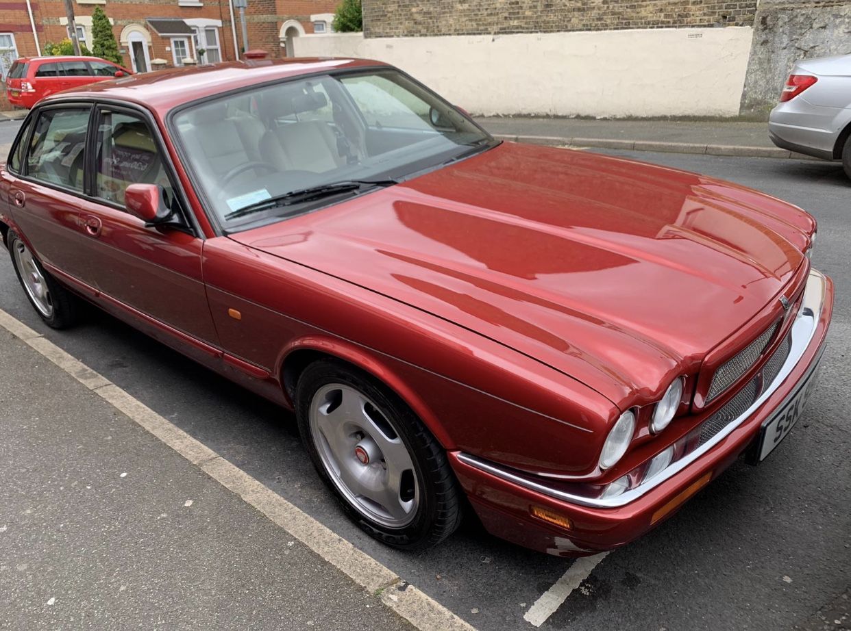 1995 Jaguar XJR Image 1