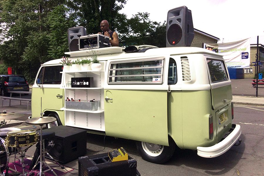 1972 Volkswagen T2 Camper Van / Bus Image 2