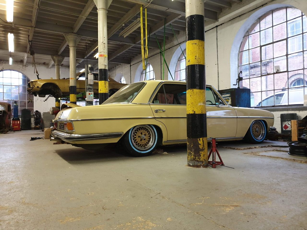 1973 Mercedes-Benz 280 Image 3