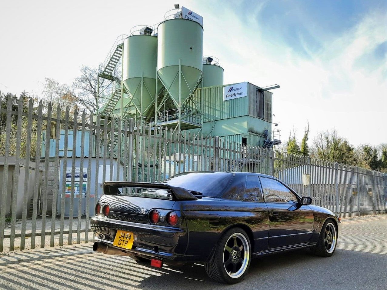 1992 Nissan Skyline Image 2